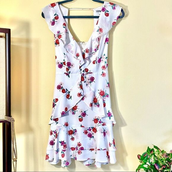 EXPRESS ASYMMETRICAL HEM V-NECK RUFFLED SLEEVELESS CHIFFON DRESS 8 NWT - Picture 9 of 12